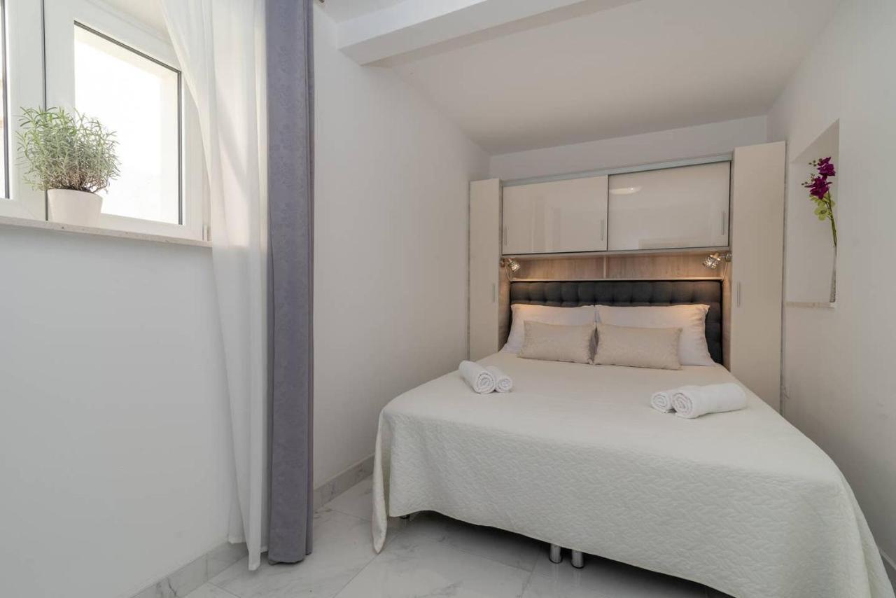 Eden Mediterranean House Vrsine エクステリア 写真