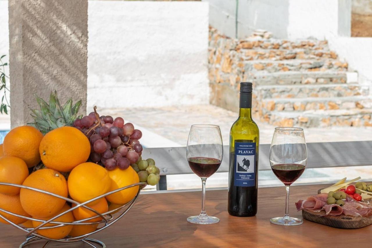 Eden Mediterranean House Vrsine エクステリア 写真