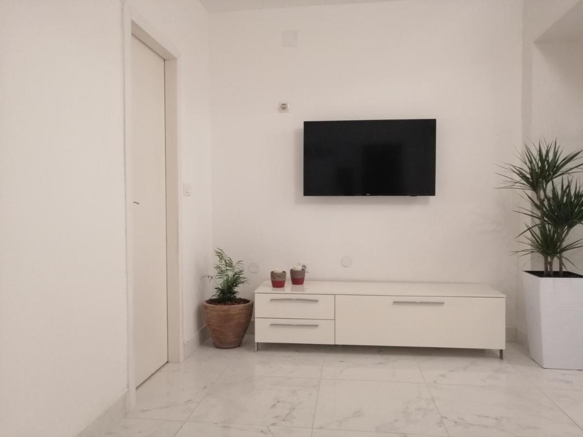 Eden Mediterranean House Vrsine エクステリア 写真
